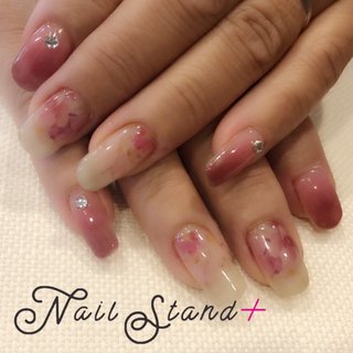 ローラアシュレイのネイルデザイン ネイルブック