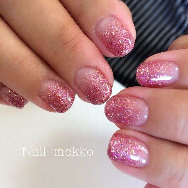 グラデーション ラメ ピンク レッド シルバー Nail Mekkoのネイルデザイン No 3272177 ネイルブック