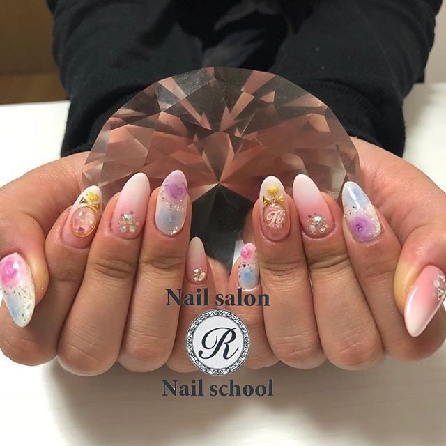 春 夏 オールシーズン デート ハンド Nailsalon R大須賀真弓のネイルデザイン No ネイルブック