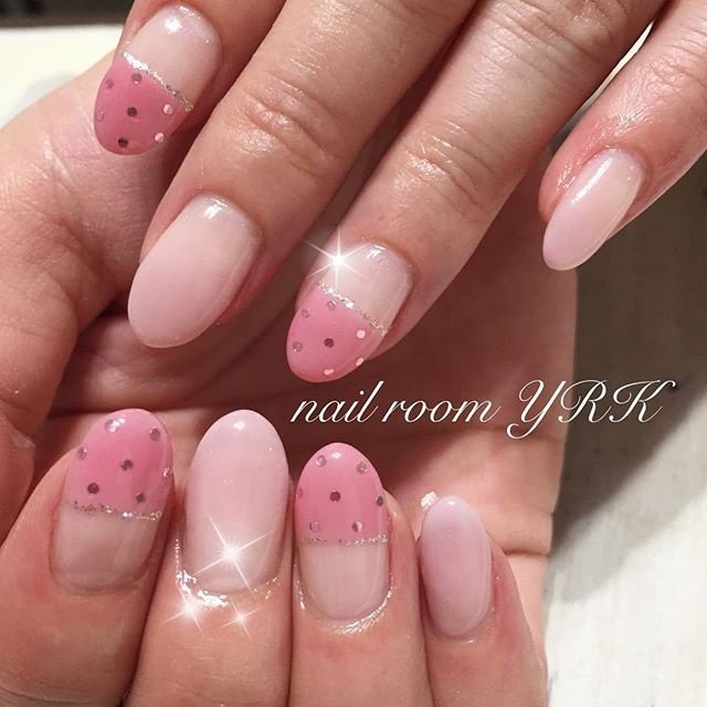 オールシーズン オフィス ハンド 変形フレンチ グラデーション Nail Room Yrkのネイルデザイン No ネイルブック