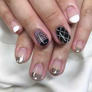 #お客様ネイル#ミラーフレンチ#アシメネイル #格子模様#woogirl#nail#ネイルサロン#奈良#橿原#橿原ネイル#近鉄#八木西口#徒歩3分#大和八木#徒歩10分#香芝#香芝ネイル#charm#近鉄五位堂駅#徒歩5分line#友達募集中#ご予約はお電話又はネットにて #夏 #パーティー #デート #女子会 #ハンド #フレンチ #ミラー #ジェルネイル #お客様 #woogirl #ネイルブック