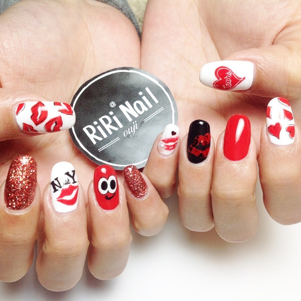 ライブ/ハンド/キャラクター/ホワイト/レッド - RiRi Nailの