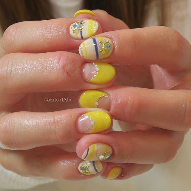 夏 海 リゾート パーティー フレンチ Nailsalon Schooldylanのネイルデザイン No ネイルブック