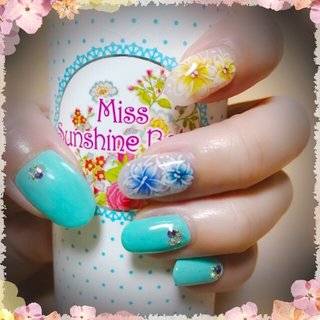 冨田絹代先生プロデュース、ネイルシールを使ったフラワーネイル 
#ハンド #ジェルネイル #ミディアム #夏 #ビジュー #海 #セルフネイル #フラワー #ネイルシール #冨田絹代先生プロデュース #冨田絹代先生 #夏 #海 #リゾート #ハンド #ビジュー #フラワー #ミディアム #ターコイズ #カラフル #ジェルネイル #セルフネイル #ネイルシール #pinkarock #ネイルブック