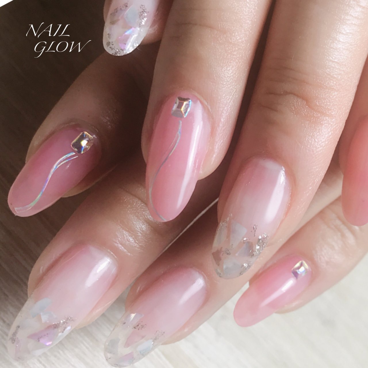 シェル クリア ピンク ジェル Nail Glowのネイルデザイン No 3278537 ネイルブック