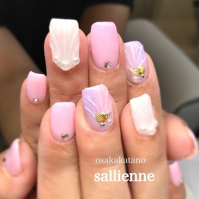 夏 ハンド 人魚の鱗 ミディアム ホワイト 山田さおり サリエンヌのネイルデザイン No ネイルブック