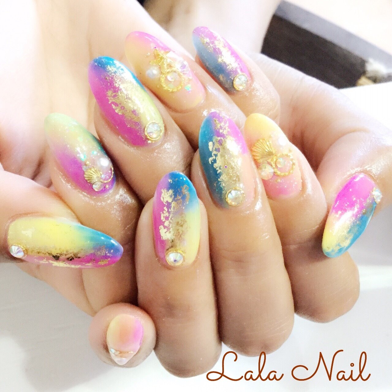 夏 リゾート 浴衣 タイダイ カラフル Lala Nail 豊田本店 ララネイルのネイルデザイン No 321 ネイルブック