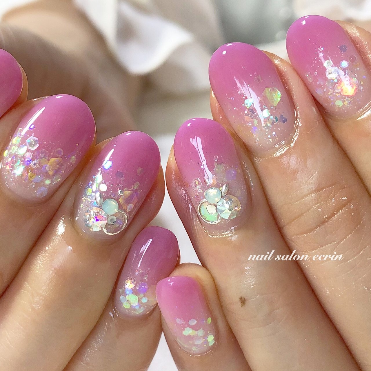 ハンド グラデーション ホログラム ピンク Nail Ecrinのネイルデザイン No 3291375 ネイルブック