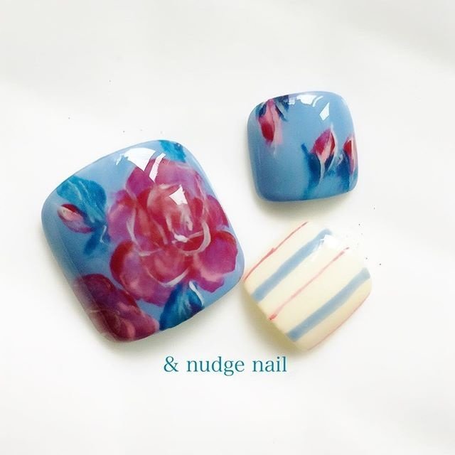 夏 秋 オールシーズン フット フラワー Nudge Nailのネイルデザイン No 3292892 ネイルブック