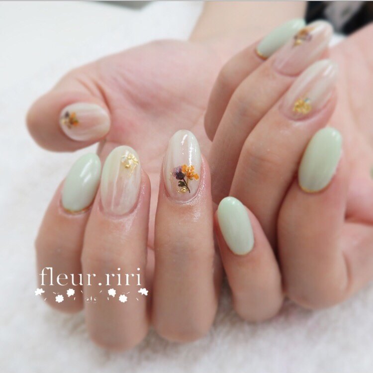 ホワイト オレンジ グリーン ジェル お客様 Fleurririのネイルデザイン No 3307277 ネイルブック
