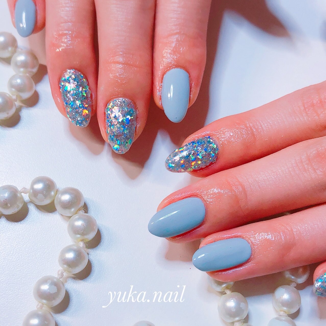 ハンド ラメ ワンカラー ミディアム グレー Yuka Nail ユカネイル のネイルデザイン No ネイルブック