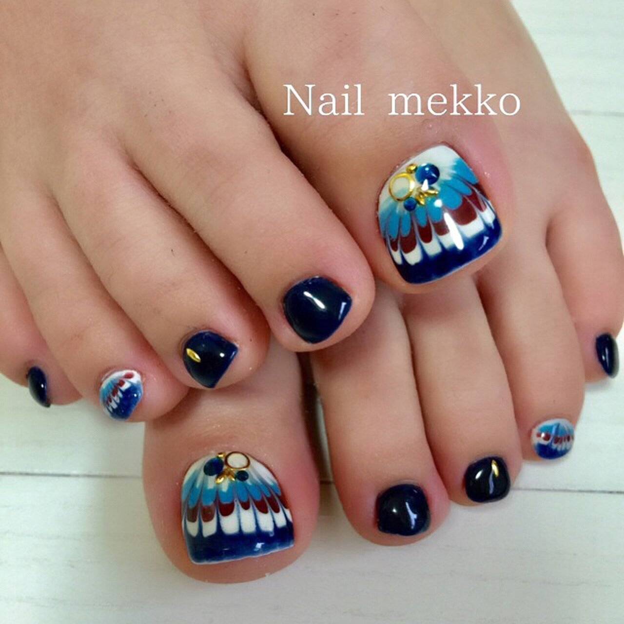 フット ビジュー ピーコック エスニック ホワイト Nail Mekkoのネイルデザイン No ネイルブック