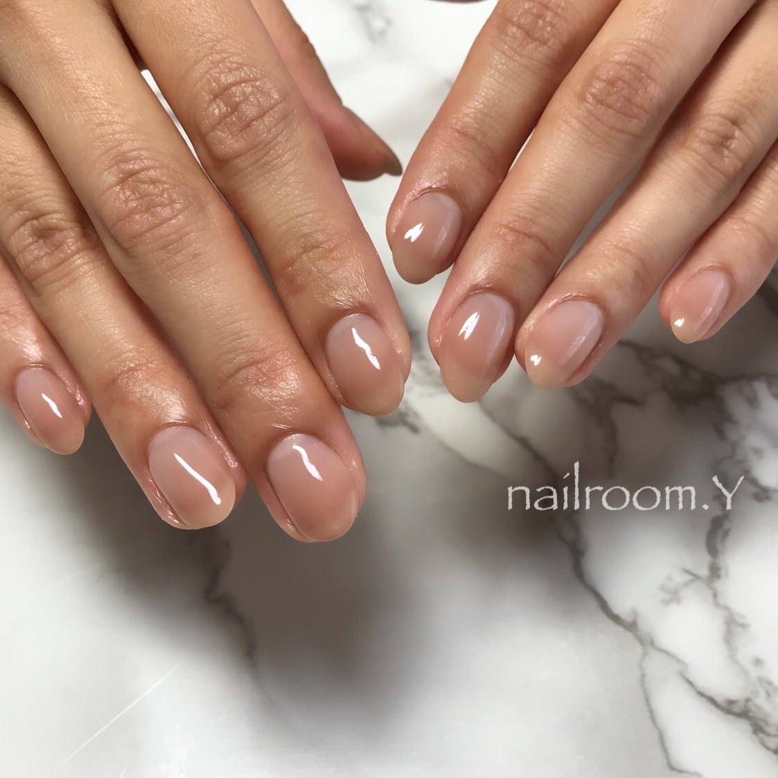 オールシーズン オフィス ハンド グラデーション ワンカラー Nailroom Yのネイルデザイン No 3318041 ネイルブック