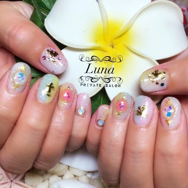 春 夏 ハンド グラデーション キャラクター Luna Private Salonのネイルデザイン No ネイルブック