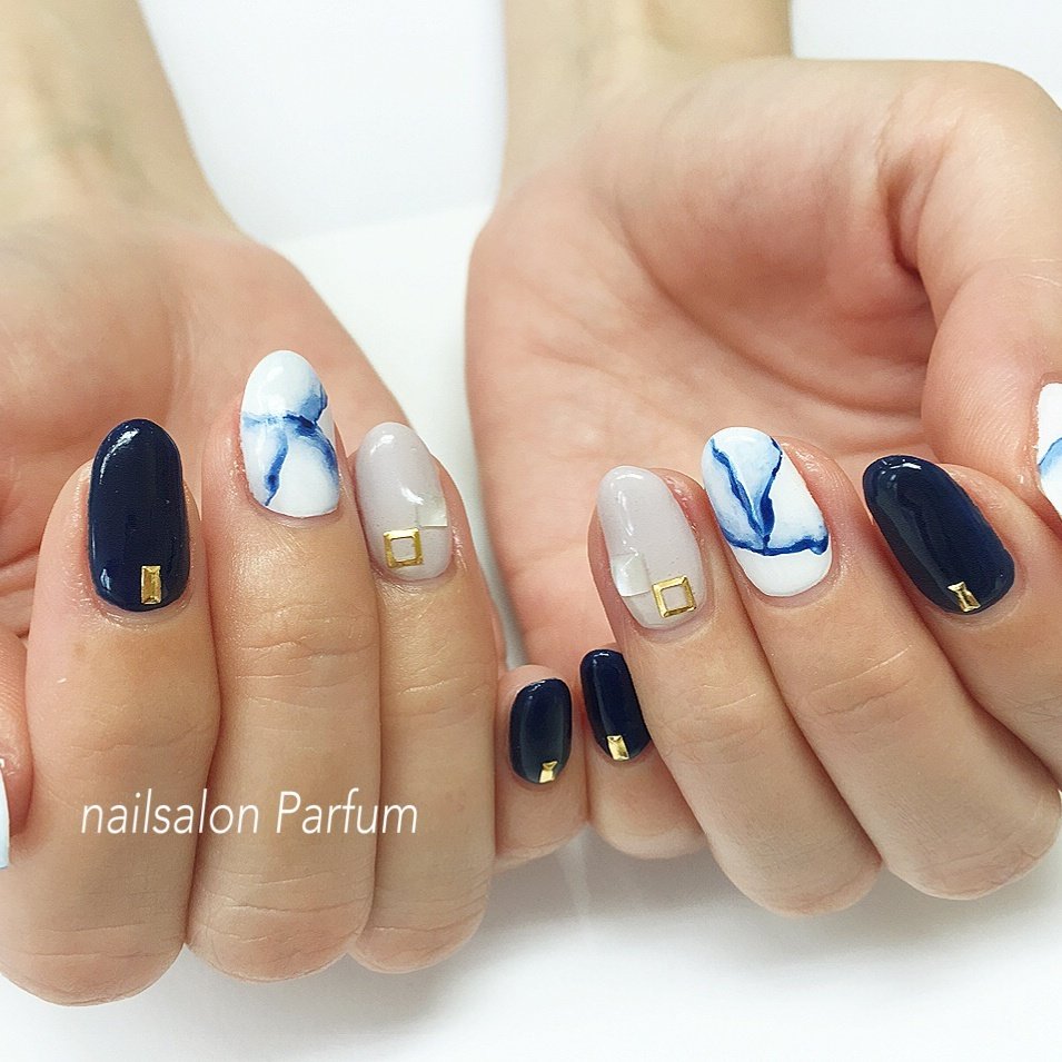 夏 ハンド ワンカラー 大理石 ミディアム Nailsalon Parfum パルファン のネイルデザイン No ネイルブック