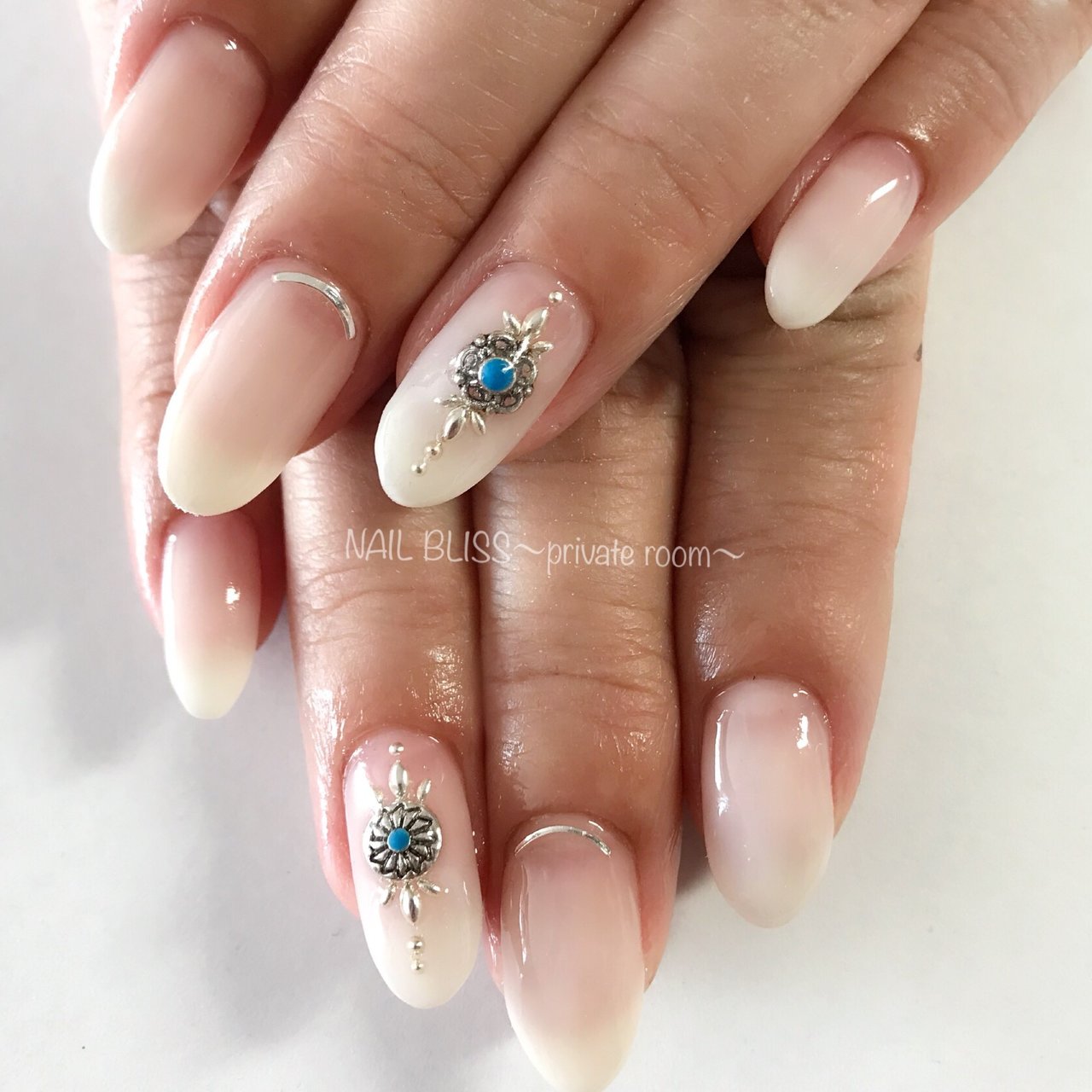 夏 海 ハンド グラデーション アンティーク Nail Bliss Private Room のネイルデザイン No ネイルブック