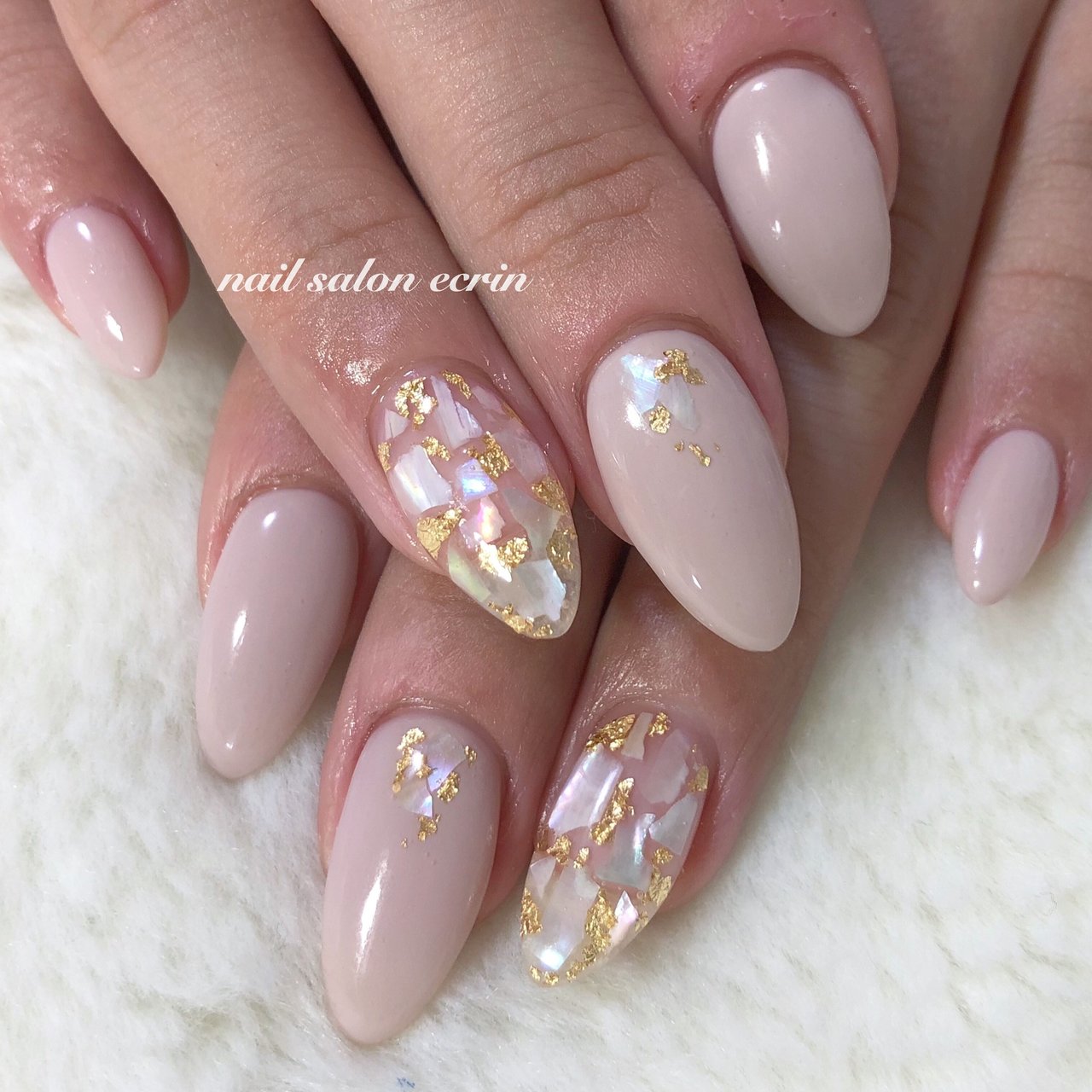 春 夏 シェル グレージュ Nail Ecrinのネイルデザイン No ネイルブック