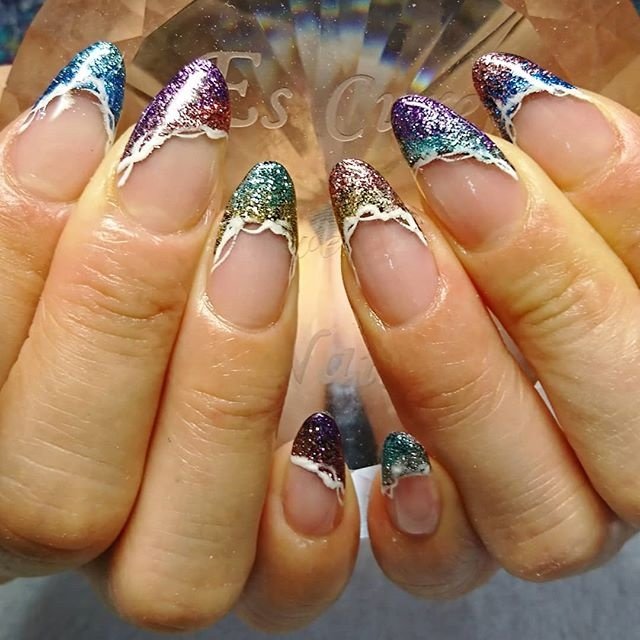 オールシーズン 変形フレンチ ラメ ロング メタリック Ecn Nailのネイルデザイン No 3352338 ネイルブック