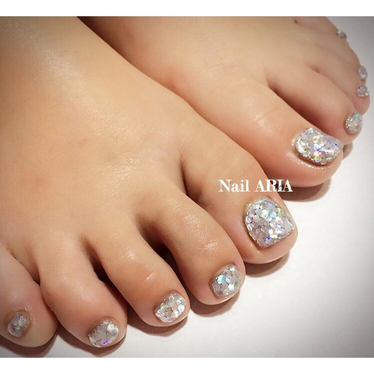 夏 フット シンプル ホログラム ラメ Ayaka Nailariaのネイルデザイン No ネイルブック