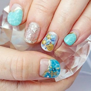 #7月定額デザイン #海ネイル #夏ネイル #水面ネイル #トロピカルネイル #ハワイアンネイル #かめメタル #シェルパーツ #金箔#ブルーパール#ゴールドメタルライン#ヒトデ#絵になるquarter！様#日吉元住吉ネイルサロン #グラモロソ #夏 #海 #リゾート #浴衣 #ハンド #変形フレンチ #ラメ #シェル #スターフィッシュ #マリン #ショート #ターコイズ #ブルー #ゴールド #ジェルネイル #お客様 #micchee #ネイルブック