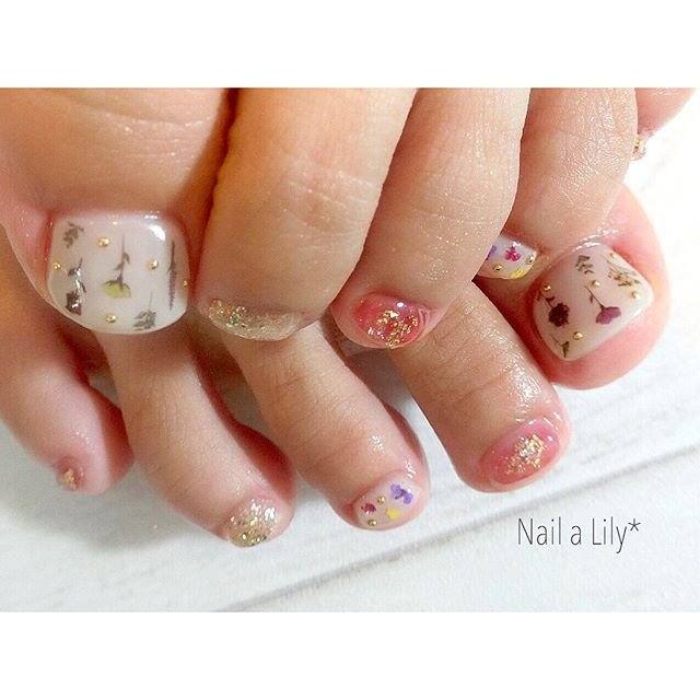 夏 秋 フット フラワー 押し花 Nailalily ネイルアリリー Akiのネイルデザイン No ネイルブック