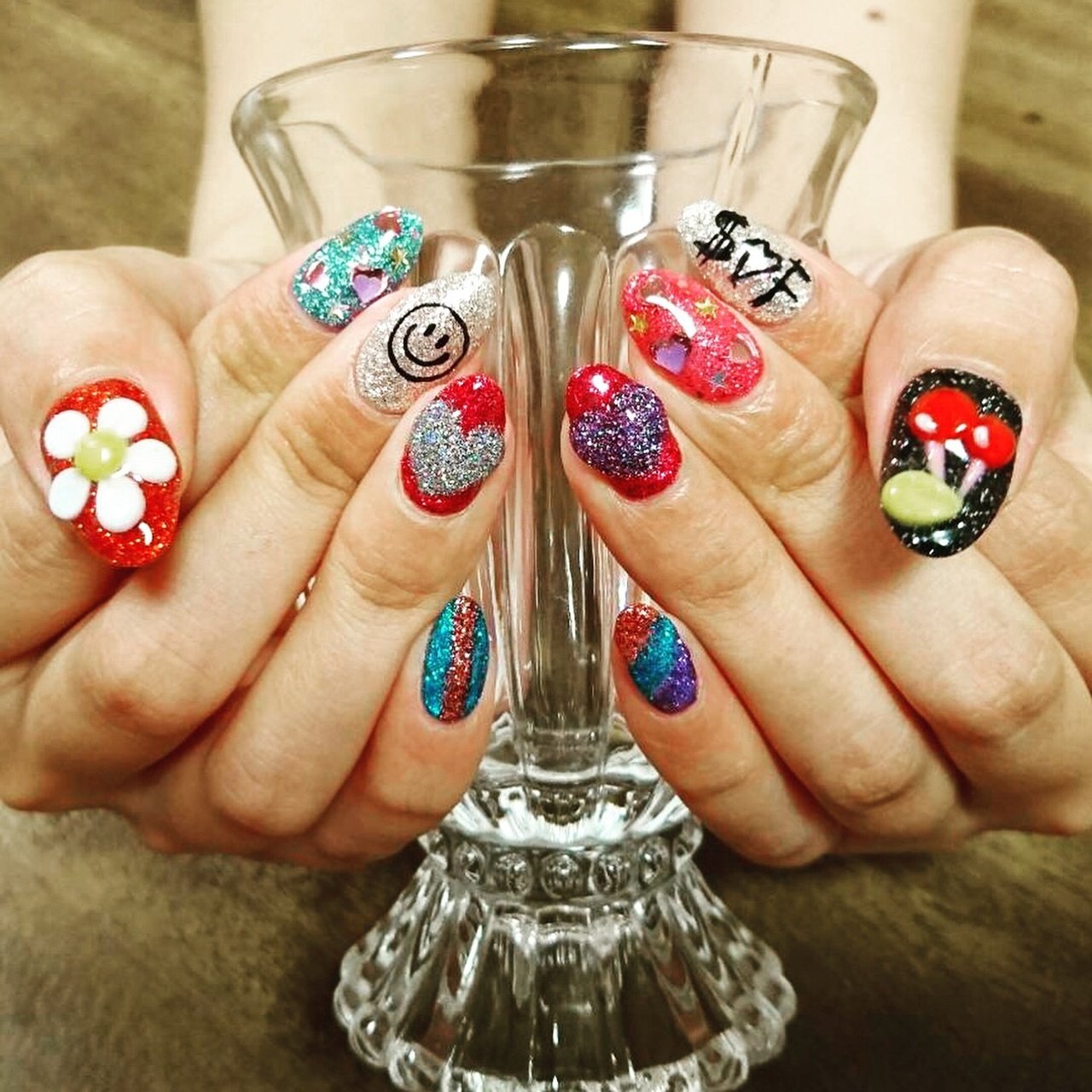 夏 リゾート ライブ ハンド ホログラム みぃのネイルデザイン No ネイルブック