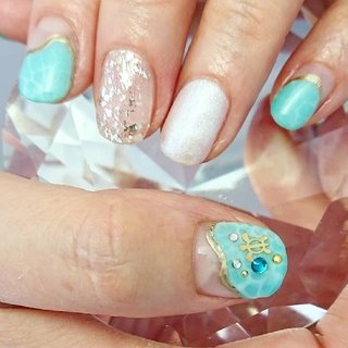 #7月定額デザイン アレンジ #夏ネイル #海ネイル #水面ネイル #ラメホロ#トロピカルネイル #ハワイアンネイル #かめメタル #メタルゴールドラメライン #ブルーストーン #ビールやめたのに白ご飯…様#日吉元住吉ネイルサロン #グラモロソ #夏 #海 #リゾート #浴衣 #ハンド #変形フレンチ #ビジュー #シェル #スターフィッシュ #マリン #ミディアム #ホワイト #ターコイズ #ブルー #ジェルネイル #お客様 #micchee #ネイルブック