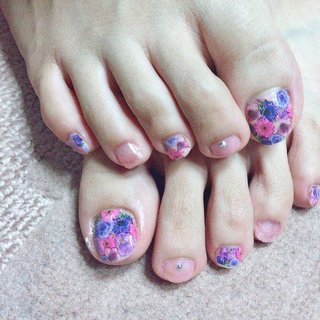 #summer #100均ネイル #花柄 #簡単 #セルフネイル #ペディキュア#フットネイル #ネイルデザイン #夏 #夏 #海 #浴衣 #デート #フット #フラワー #ショート #ピンク #パープル #ペディキュア #セルフネイル #1210217 #ネイルブック