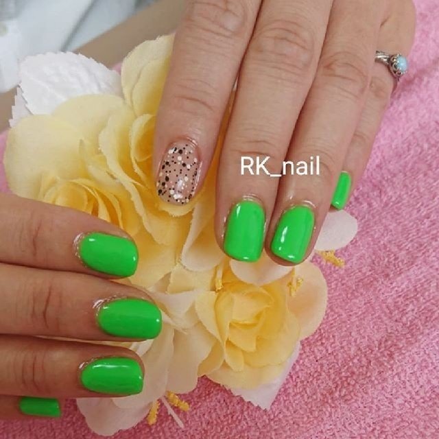 ワンカラー グリーン ネオンカラー お客様 Rk Nail ｱｰﾙｹｲﾈｲﾙ のネイルデザイン No ネイルブック