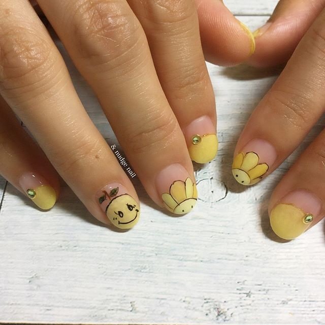 オールシーズン ライブ ハンド フレンチ フラワー Nudge Nailのネイルデザイン No ネイルブック