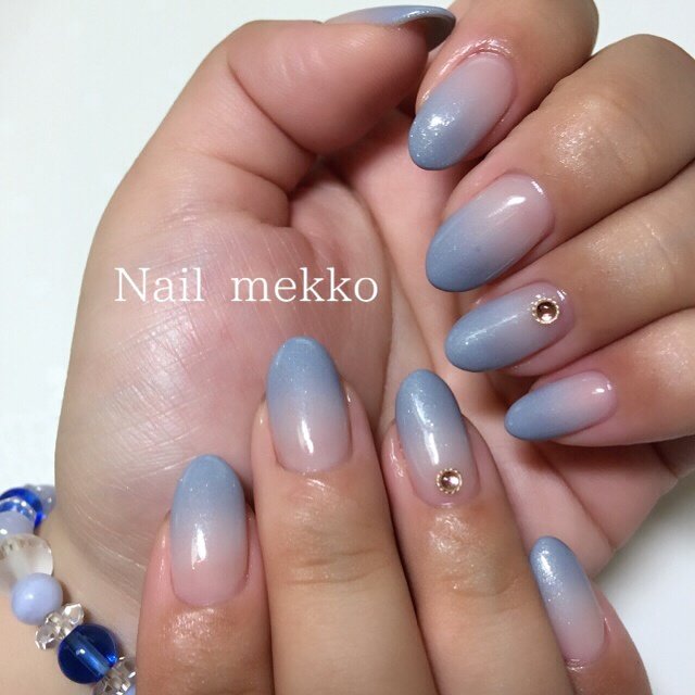 シンプル グラデーション ビジュー 水色 ブルー Nail Mekkoのネイルデザイン No ネイルブック