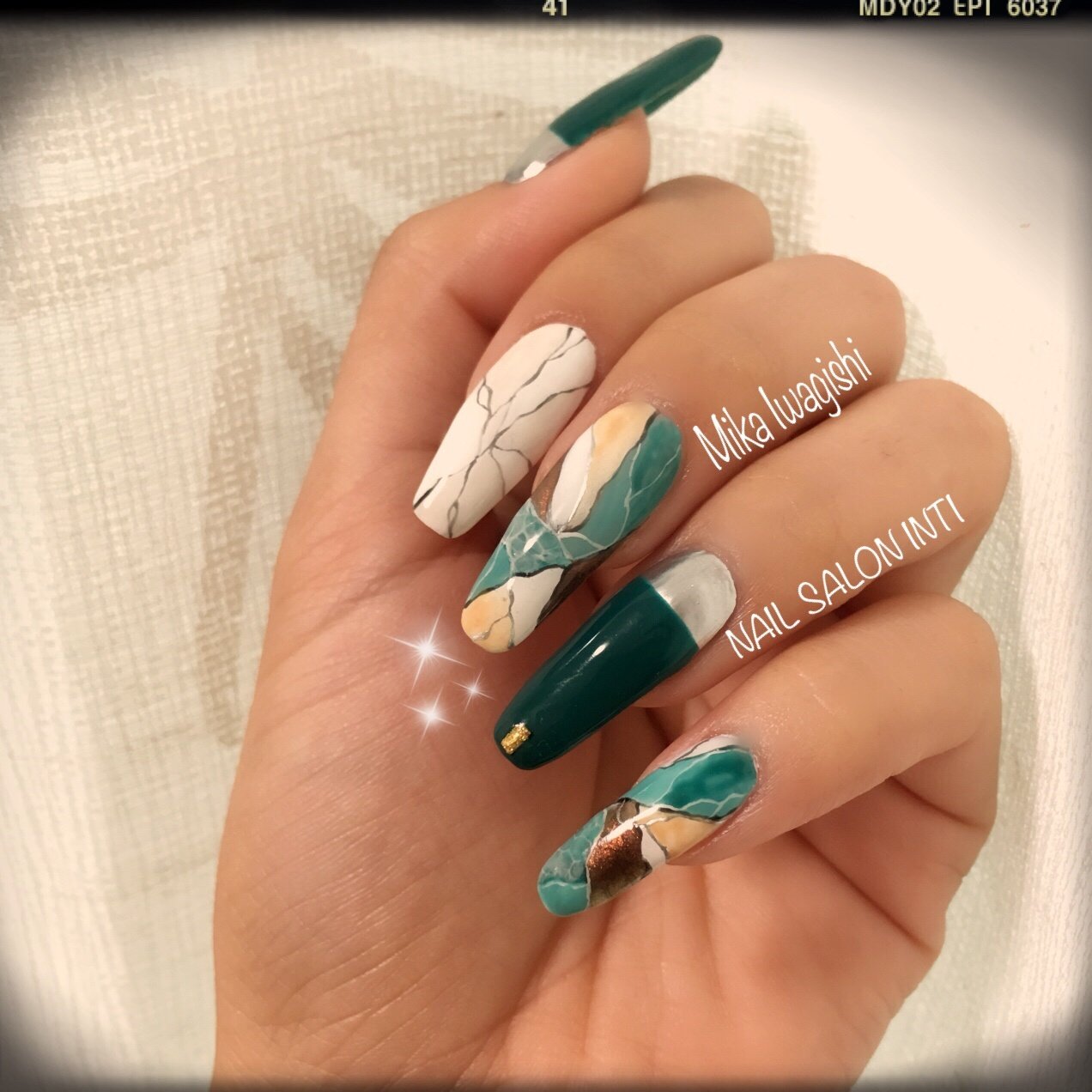 夏 オールシーズン 旅行 海 ハンド Nailsalon Inti 岩岸美華 のネイルデザイン No ネイルブック