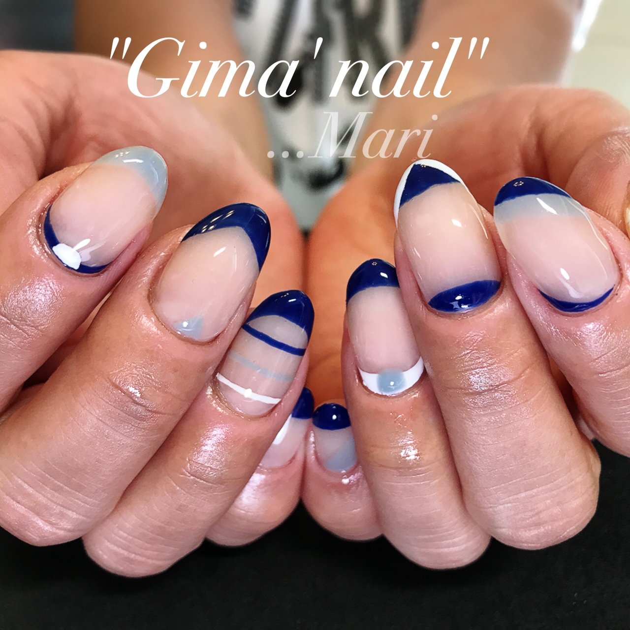 ハンド 変形フレンチ ホワイト ネイビー グレー Gima Nailのネイルデザイン No ネイルブック