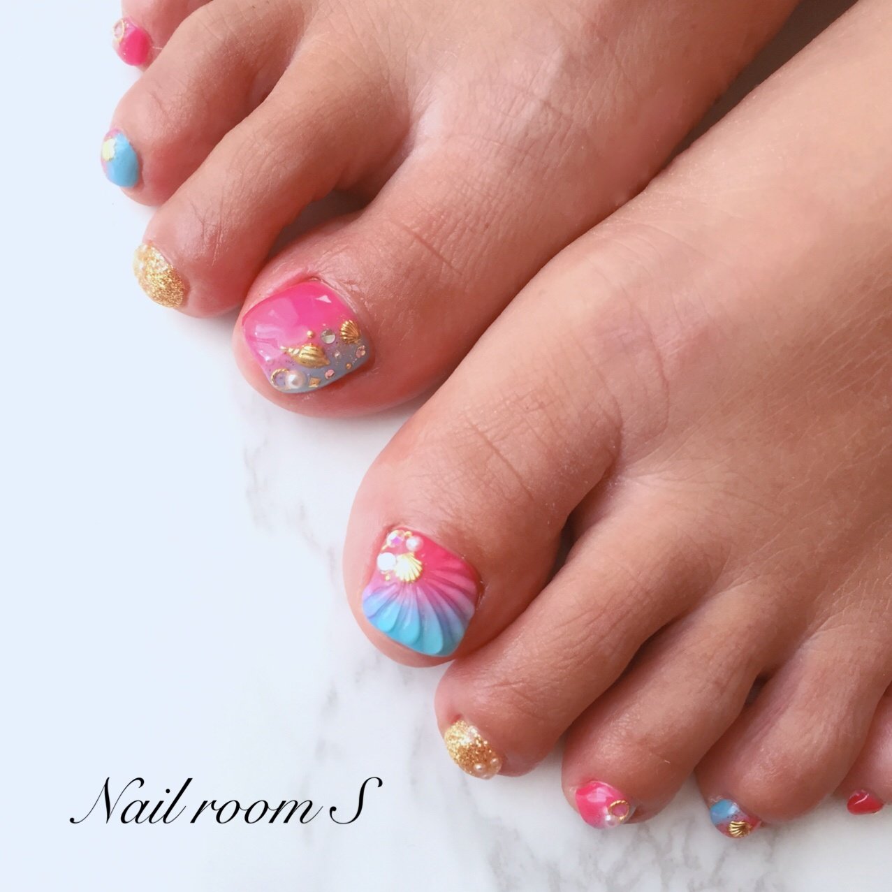 夏 旅行 海 リゾート フット ｎailroom ｓ Shiho Hiratouのネイルデザイン No ネイルブック