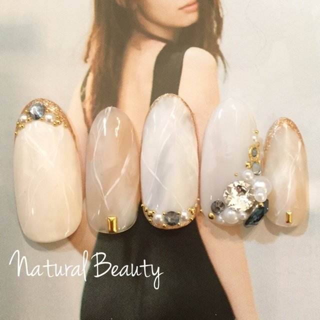 夏 秋 オフィス ハンド ビジュー Naturalbeautyのネイルデザイン No ネイルブック