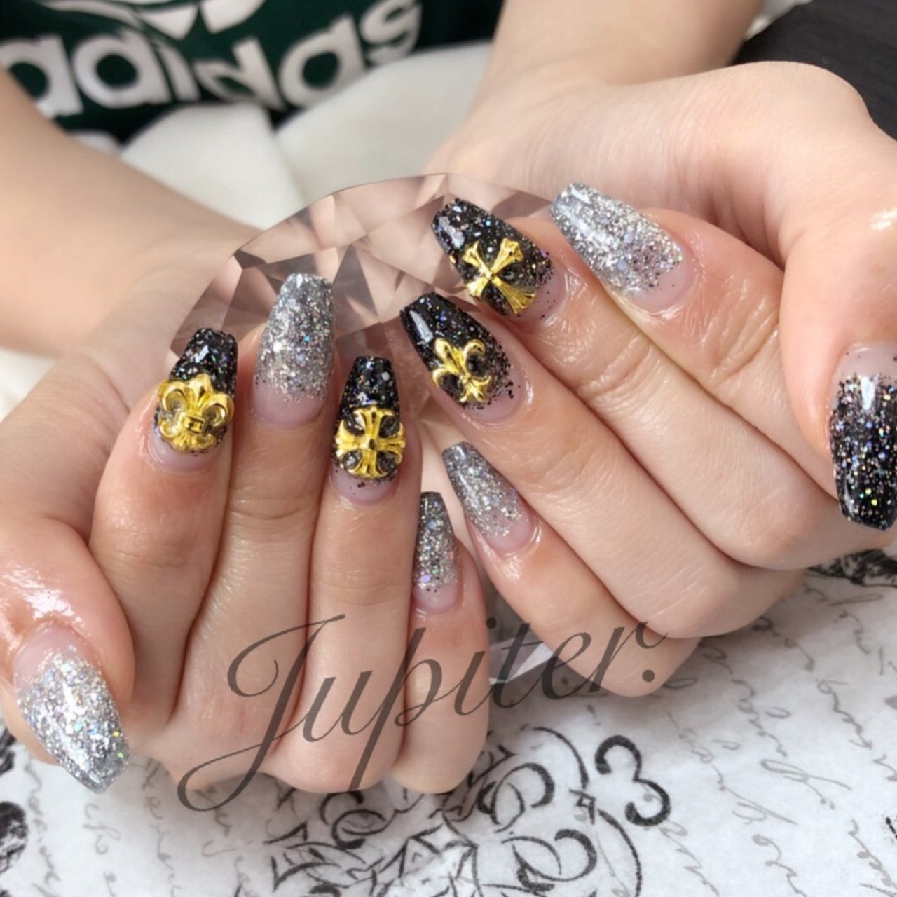 ゴールド ラメ クロムハーツネイル 10個 冬/オールシーズン/ハンド/グラデーション/ロック - jupiterのネイル