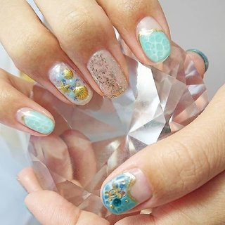 #7月定額デザイン #夏ネイル #海ネイル #トロピカルネイル #水面ネイル #ターコイズ#シェルパーツ #ヒトデ#ブルーパール#キラキラネイル #メタルゴールド #フットとお揃い#明後日からItaly！様#日吉元住吉ネイルサロン #グラモロソ #夏 #海 #リゾート #浴衣 #ハンド #ビジュー #シェル #トロピカル #スターフィッシュ #マリン #ショート #ターコイズ #ブルー #ゴールド #ジェルネイル #お客様 #micchee #ネイルブック