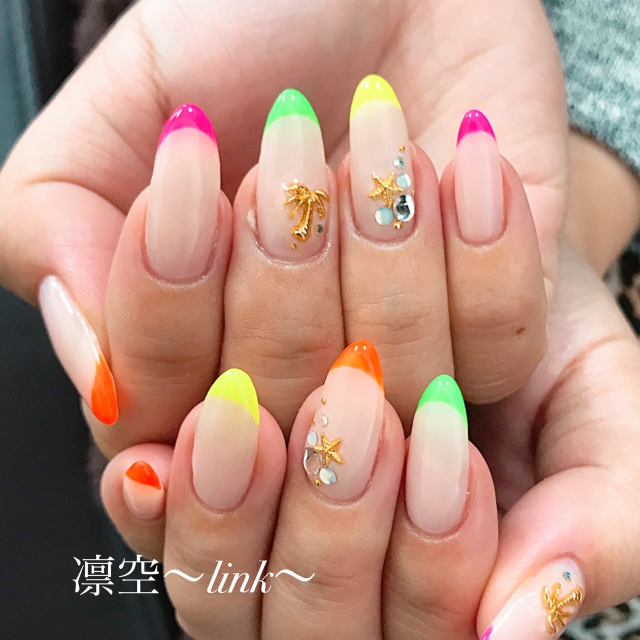 夏 ハンド フレンチ シェル トロピカル Haruka Linkのネイルデザイン No ネイルブック