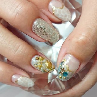 #7月定額デザイン#お色お任せオーダー #夏ネイル #トロピカルネイル #海ネイル #大人夏ネイル#シェルパーツ #ヒトデネイル #メタルゴールド #水面ネイル #芋掘りが待っている様#日吉元住吉ネイルサロン#グラモロソ #夏 #海 #リゾート #浴衣 #ハンド #ビジュー #ホログラム #シェル #スターフィッシュ #マリン #ミディアム #ホワイト #ベージュ #ゴールド #ジェルネイル #お客様 #micchee #ネイルブック