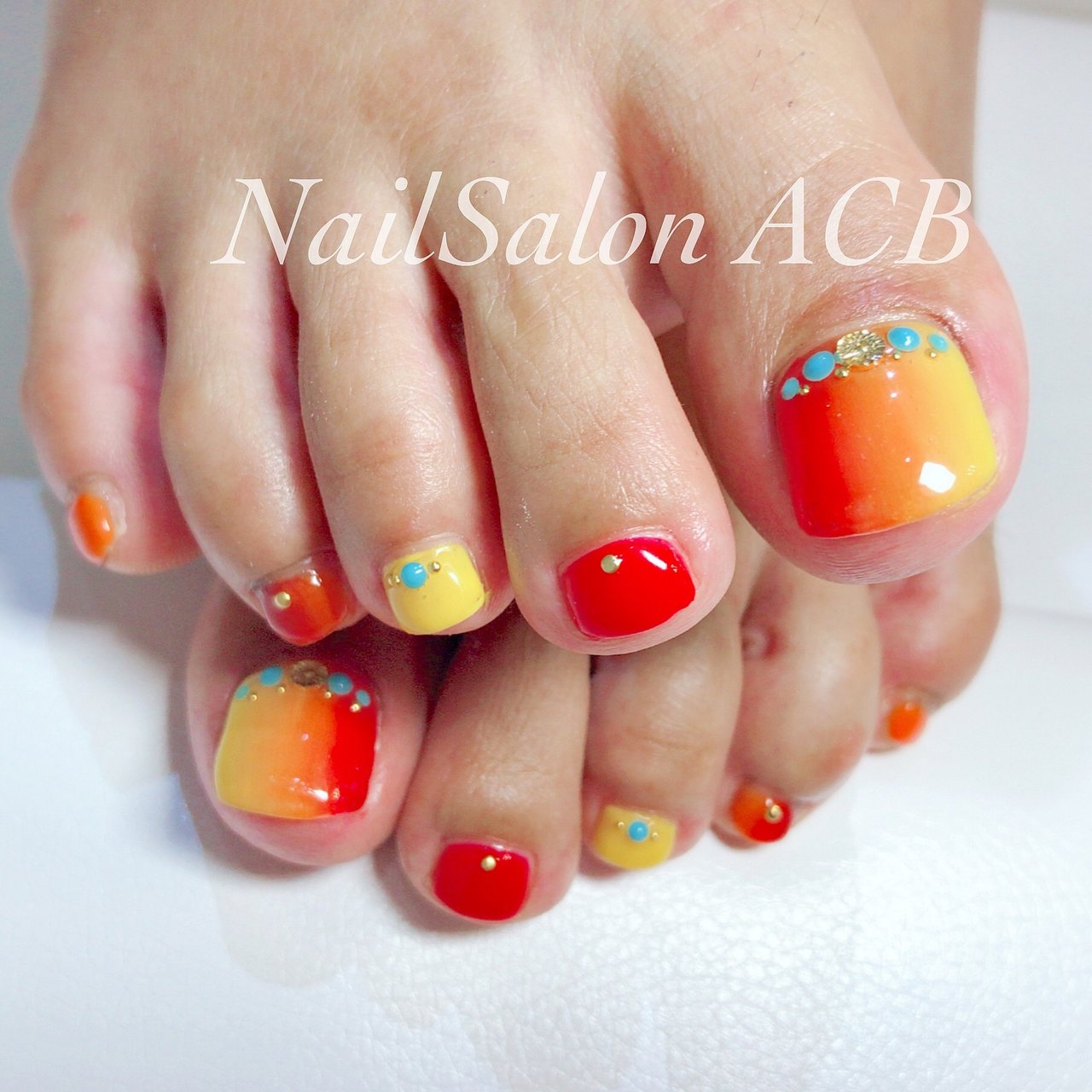 フット グラデーション レッド オレンジ イエロー Nail Salon Acbのネイルデザイン No ネイルブック