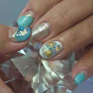 #7月定額デザイン#トロピカルネイル #海ネイル #夏ネイル #ホログラムラメ #ターコイズ#水面ネイル#メタルゴールド #シェルパーツ #ヒトデ#ブルーパール#ねぶた祭り行くんだ様#日吉元住吉ネイルサロン #グラモロソ #夏 #海 #リゾート #浴衣 #ハンド #変形フレンチ #シェル #トロピカル #スターフィッシュ #マリン #クリア #ターコイズ #ブルー #ジェルネイル #お客様 #micchee #ネイルブック