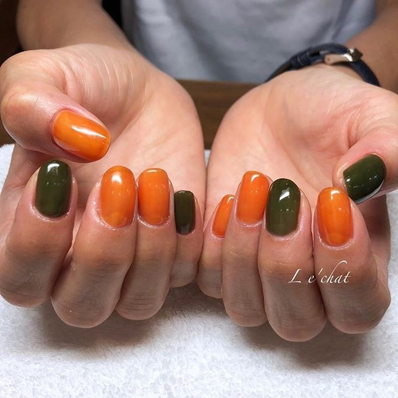 ハンド シンプル オレンジ グリーン ジェルネイル Lechat のネイルデザイン No ネイルブック