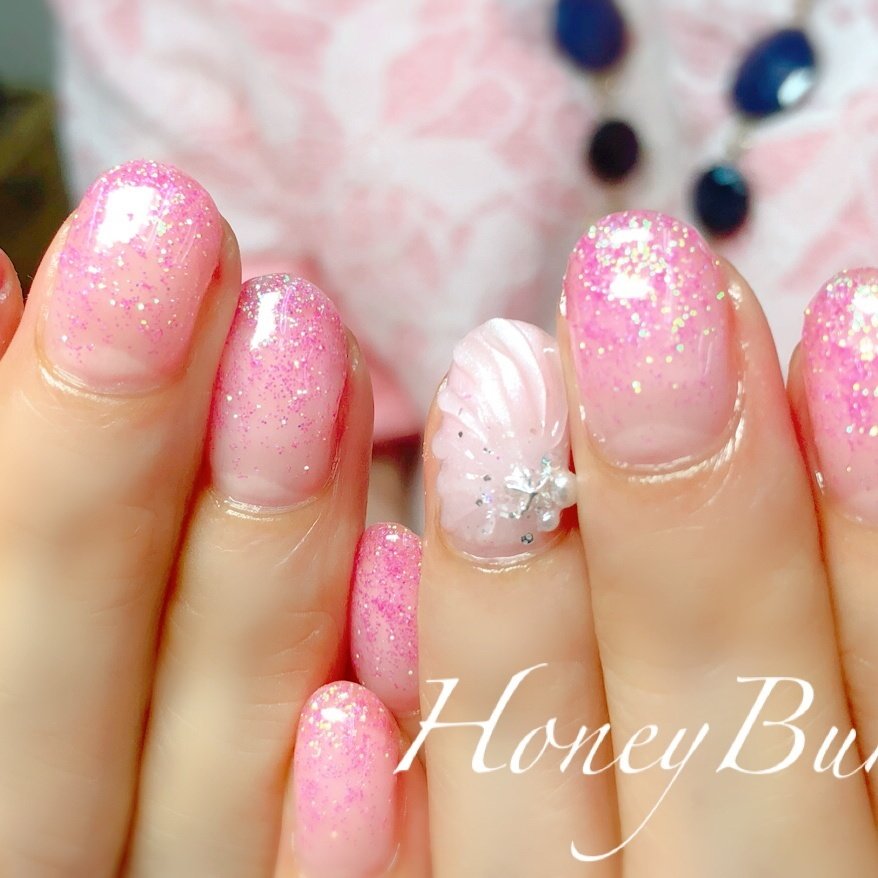 夏 ハンド ラメ 人魚の鱗 ミディアム Ayaのネイルデザイン No ネイルブック