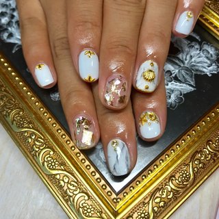 ✔️🌴summer💅🏾💓💕 .
.
#nail#nailstagram #ホワイトネイル#白ネイル#スクエア#ショートスクエア#シェル#ゴールドホイル#ラメ#ホワイトゴールド#黒肌ネイル#大理石ネイル #ヒトデ#ネイルブック#ネイルブックよりネット予約可能 #自宅サロン #夏 #旅行 #海 #リゾート #ハンド #ラメ #ワンカラー #シェル #大理石 #スターフィッシュ #ショート #ホワイト #ゴールド #ジェルネイル #お客様 #s.♡nail #ネイルブック