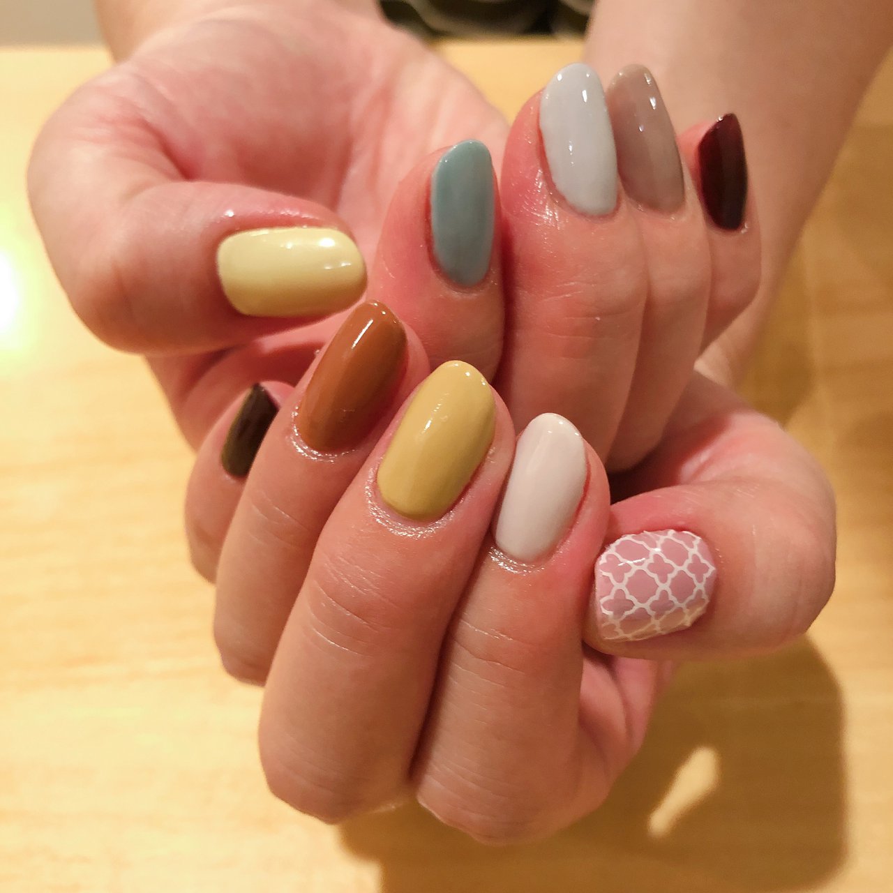 秋 シンプル ワンカラー アースカラー スモーキー 咲nail サキネイル のネイルデザイン No ネイルブック