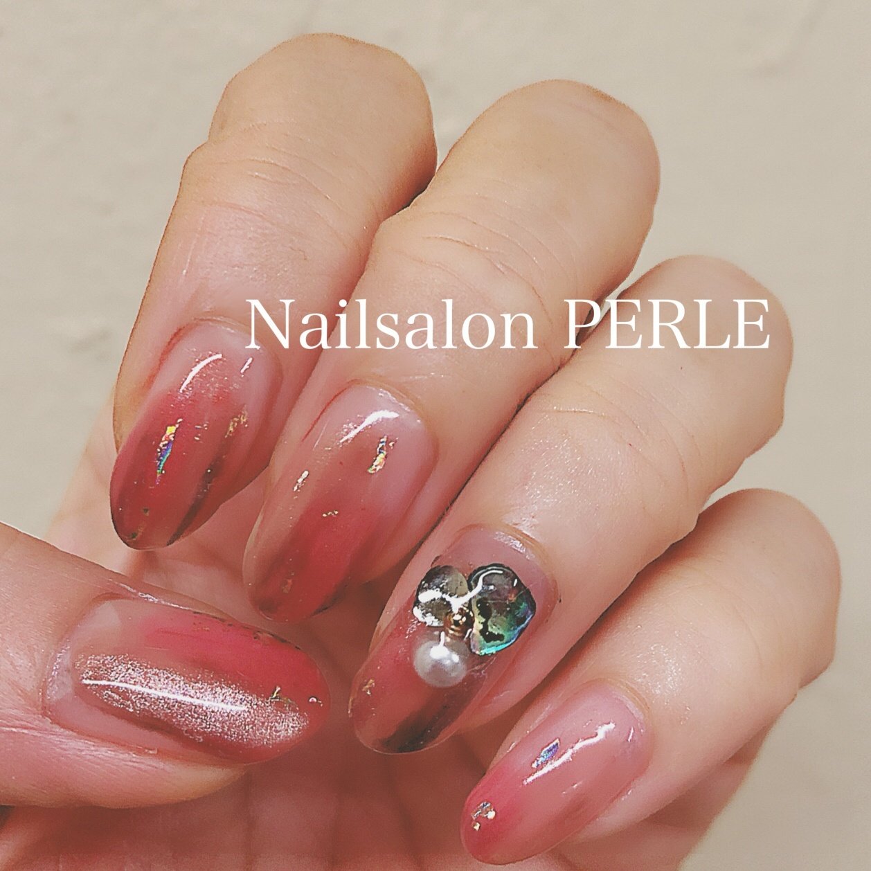 夏 秋 ハンド 変形フレンチ シェル ネイルサロンぺルルのネイルデザイン No ネイルブック