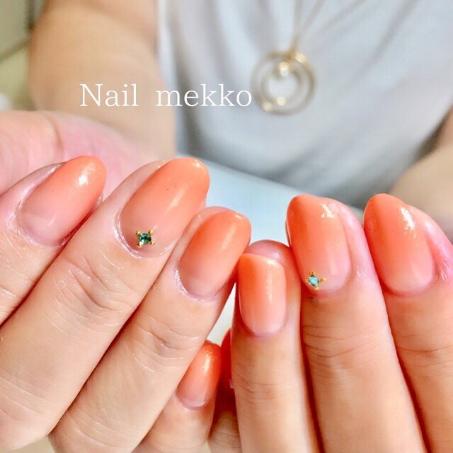 シンプル グラデーション ラメ ビジュー ベージュ Nail Mekkoのネイルデザイン No 3451425 ネイルブック