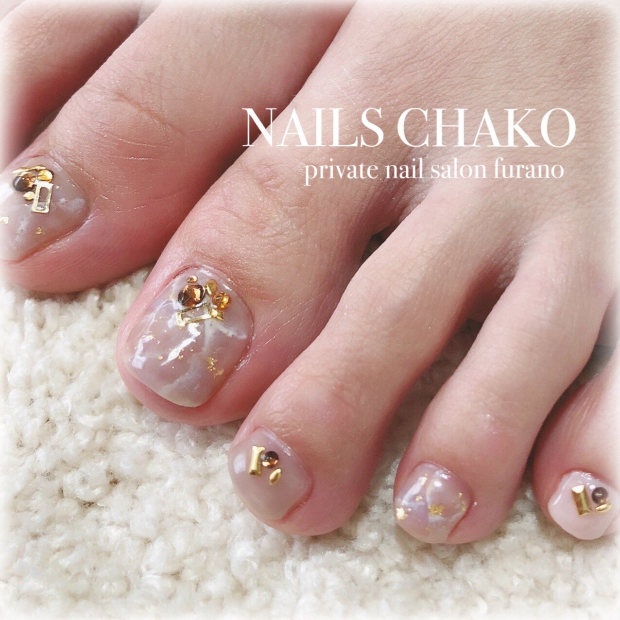 秋 フット 大理石 ベージュ グレージュ Nails Chakoのネイルデザイン No 3456661 ネイルブック