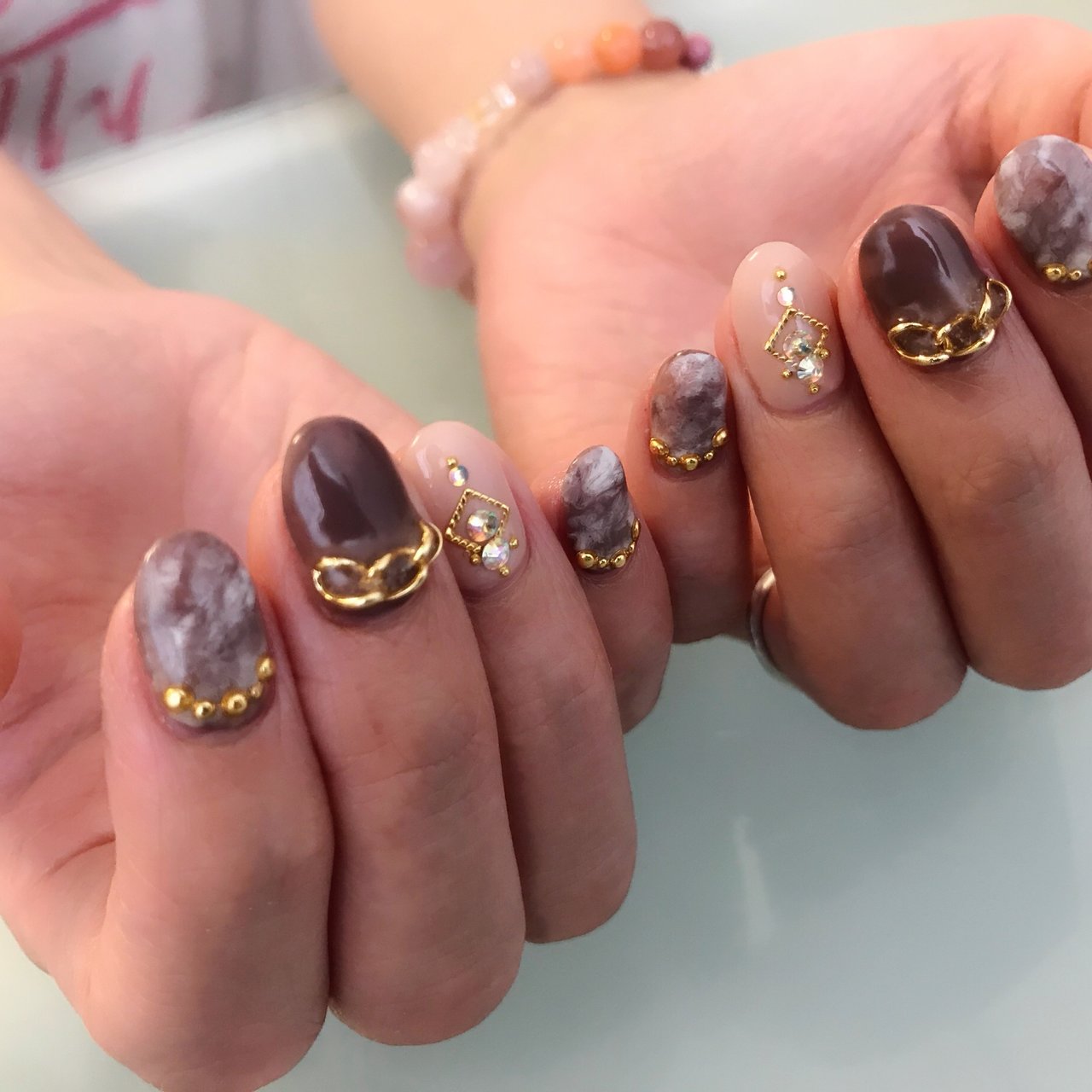 秋 冬 パーティー ハンド ビジュー Nailsalon Pearl Mネイルサロンパールエムのネイルデザイン No ネイルブック