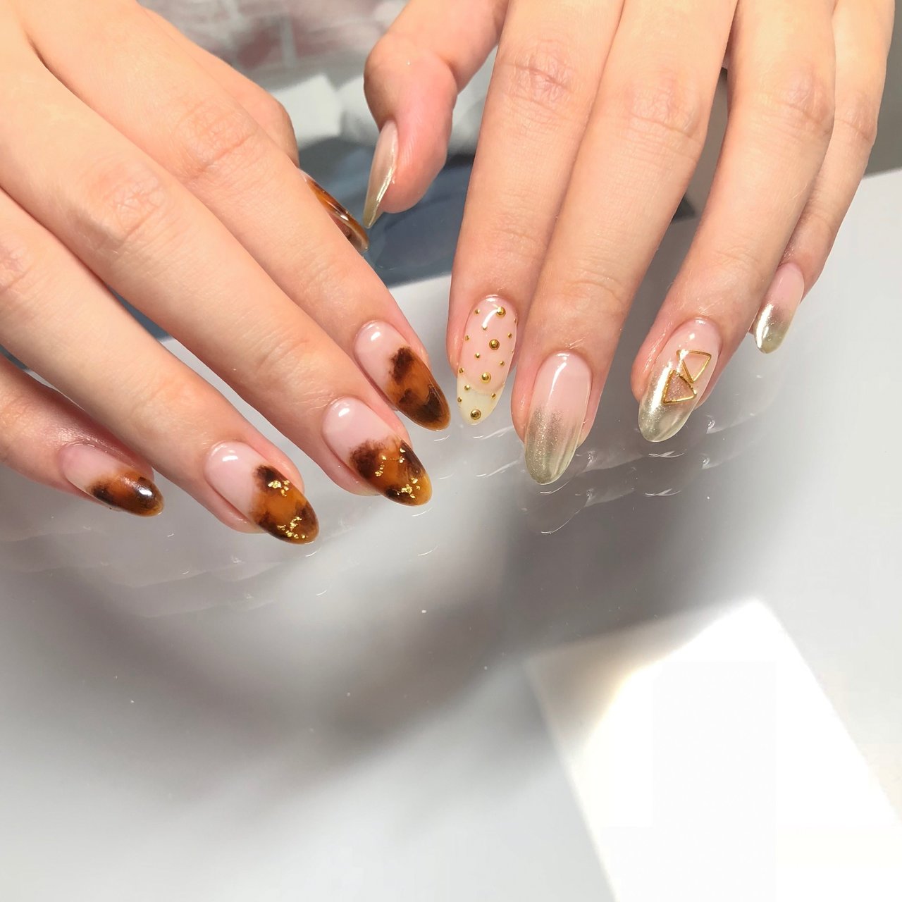 秋 冬 ハンド グラデーション ニュアンス Nail Room Kuku のネイルデザイン No ネイルブック